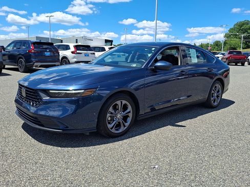 Certified 2023 Honda Accord EX image 3