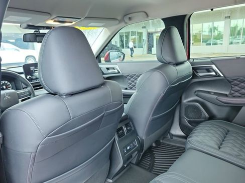 Used 2024 Mitsubishi Outlander SEL FWD image 15