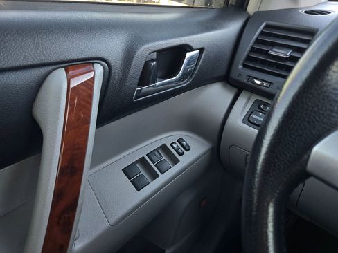 Used 2013 Toyota Highlander Limited image 21