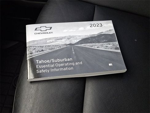 Used 2023 Chevrolet Suburban Z71 w/ Luxury Package image 28