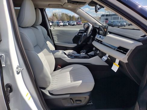 New 2026 Mitsubishi Outlander SEL AWD/4WD image 12