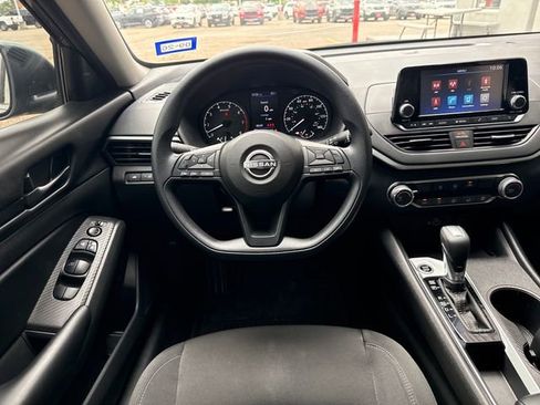 Certified 2024 Nissan Altima 2.5 S FWD image 13