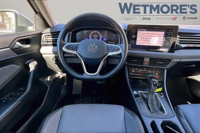 Used 2025 Volkswagen Jetta SE FWD image 8