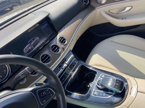 Used 2017 Mercedes-Benz E 300 4MATIC image 28