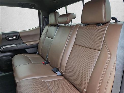 Certified 2020 Toyota Tacoma Limited AWD/4WD image 18