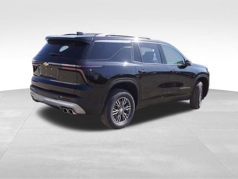 New 2025 Chevrolet Traverse LT image 3