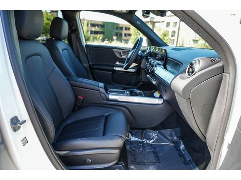 Certified 2026 Mercedes-Benz GLB 250 4MATIC image 16