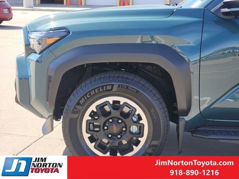 Used 2025 Toyota 4Runner TRD Off-Road Premium image 9