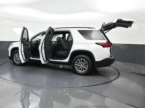 Used 2023 Chevrolet Traverse LT FWD image 35