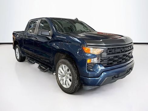 Used 2022 Chevrolet Silverado 1500 Custom image 3