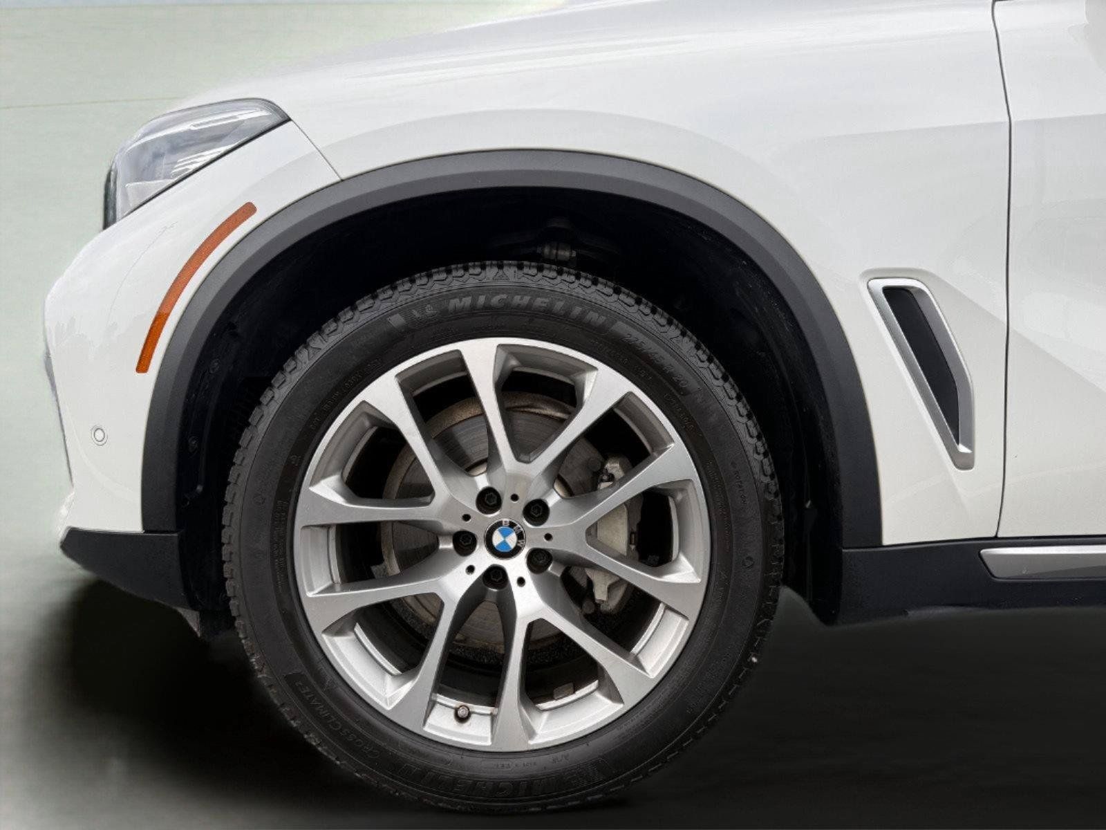 Used 2023 BMW X5 xDrive40i w/ Premium Package AWD/4WD image 31