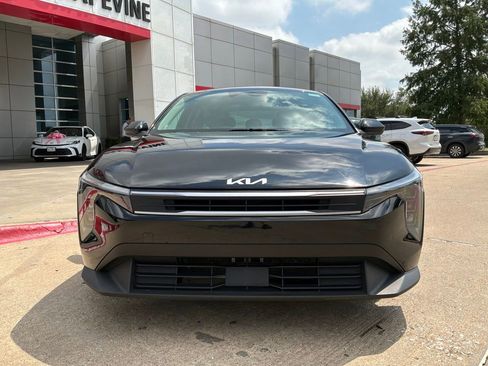 Used 2025 Kia K4 FWD image 3