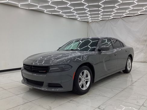 Used 2019 Dodge Charger SXT w/ Leather Interior Group image 6