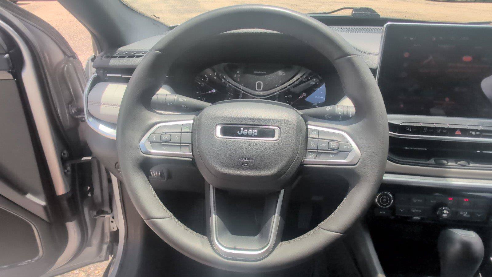 Used 2025 Jeep Compass Limited AWD/4WD image 28