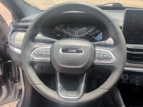 Used 2025 Jeep Compass Limited AWD/4WD image 28
