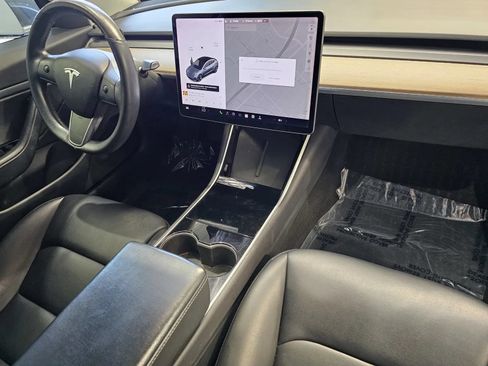 Used 2019 Tesla Model 3 Standard Range Plus RWD image 5