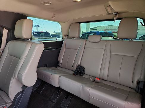 Used 2021 Ford Expedition XLT AWD/4WD image 5
