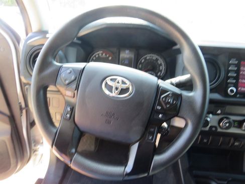 Used 2022 Toyota Tacoma SR AWD/4WD image 10