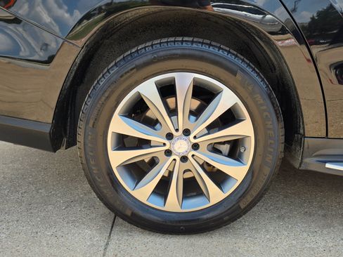 Used 2015 Mercedes-Benz GL 450 4MATIC w/ Appearance Package image 15