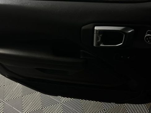 Used 2025 Jeep Wrangler Unlimited Rubicon image 26