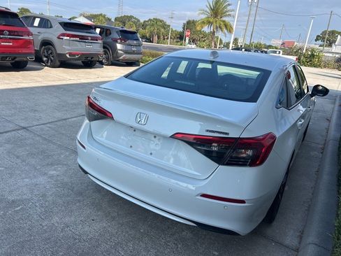 Used 2024 Honda Civic Touring image 7