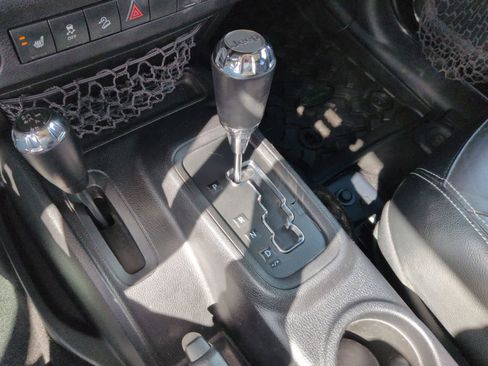 Certified 2016 Jeep Wrangler Unlimited Rubicon w/ Connectivity Group image 25