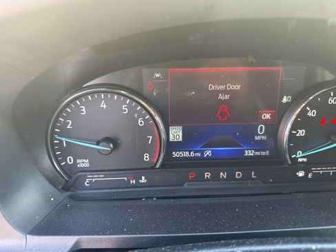 Used 2021 Ford Explorer XLT w/ Equipment Group 202A image 6