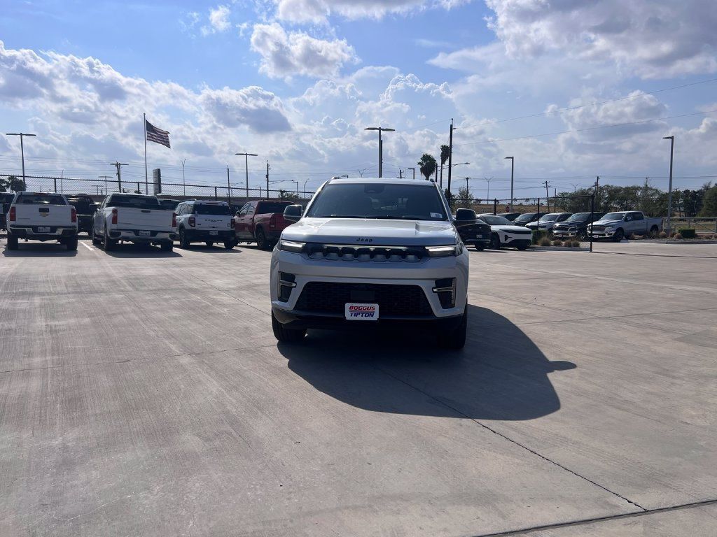 New 2026 Jeep Grand Wagoneer 2WD image 9