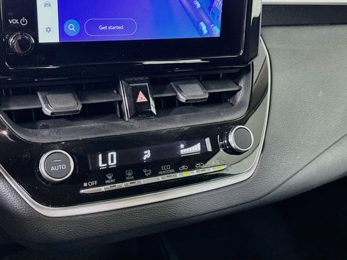Used 2025 Toyota Corolla LE FWD image 23