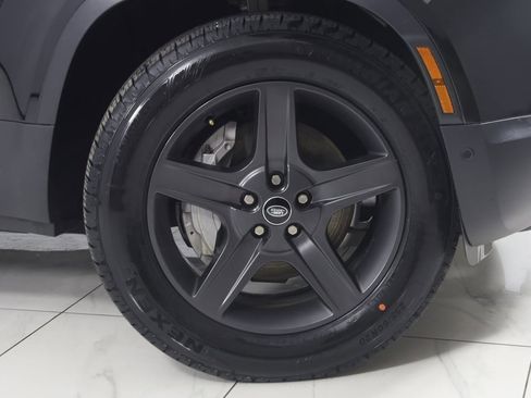 Used 2022 Land Rover Defender 110 SE image 16