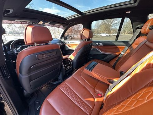 Used 2019 BMW X5 xDrive50i w/ M Sport Package image 27