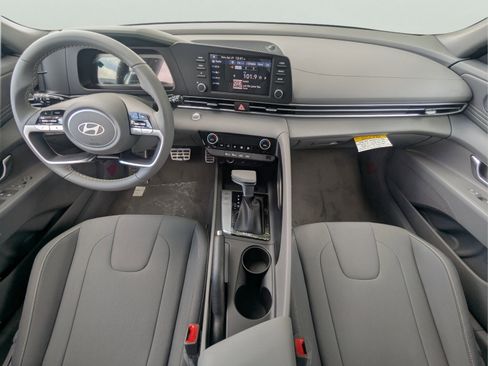 Used 2025 Hyundai Elantra Sport FWD image 27
