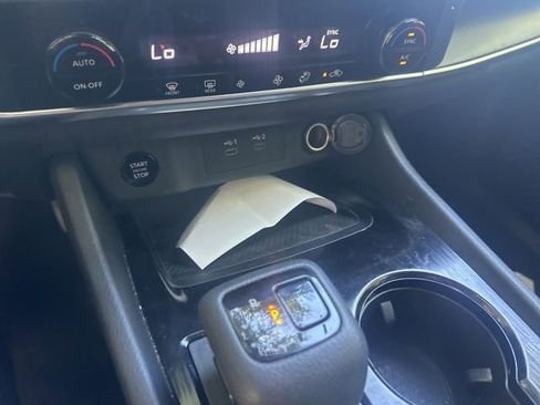 Used 2024 Nissan Rogue SV image 23