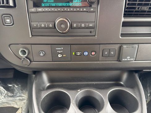 Used 2025 Chevrolet Express 3500 LT w/ LT Preferred Equipment Group RWD image 14