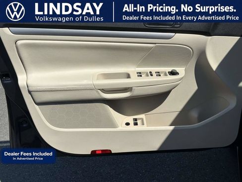 Used 2010 Volkswagen Jetta SE FWD image 9