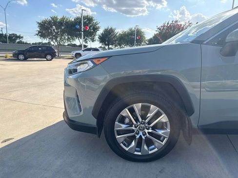 Used 2021 Toyota RAV4 XLE Premium FWD image 2