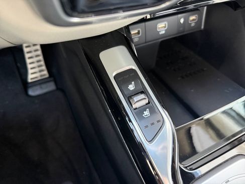 Used 2024 Kia Sorento SX Prestige image 18