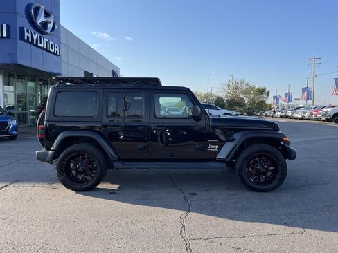 Used 2019 Jeep Wrangler Unlimited Sahara w/ Safety Group image 8