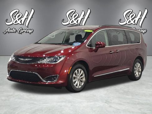 Used 2017 Chrysler Pacifica Touring-L FWD image 14
