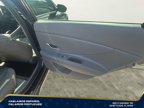 Used 2023 Hyundai Elantra SEL w/ Preferred Accessory Package FWD image 25
