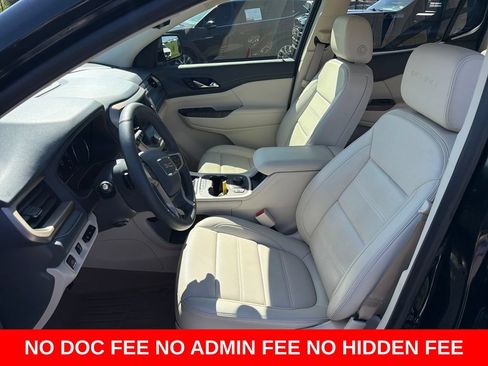 Used 2023 GMC Acadia Denali w/ Denali Ultimate Package AWD/4WD image 11