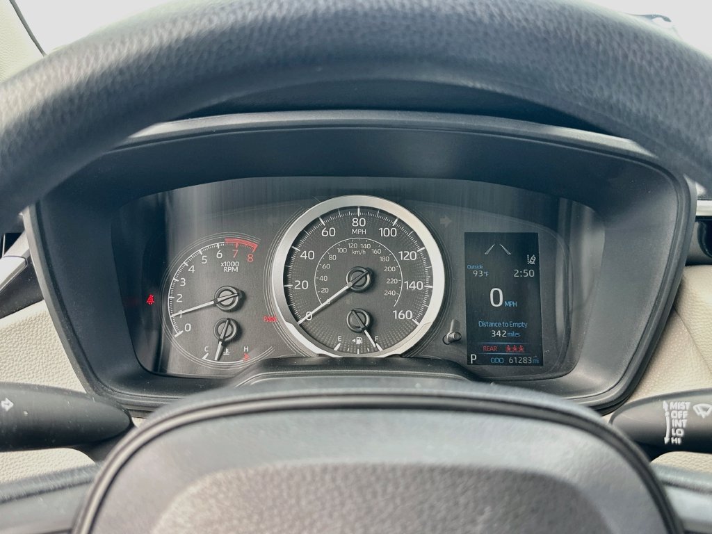 Used 2020 Toyota Corolla LE FWD image 12