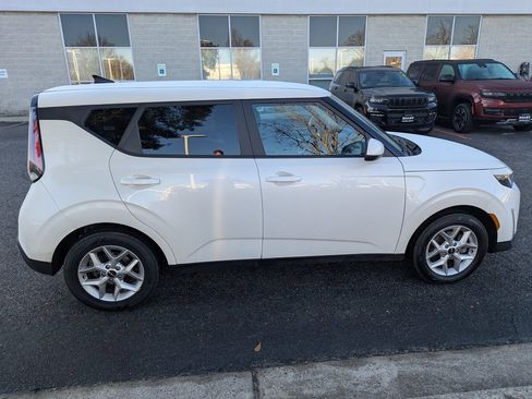 Used 2024 Kia Soul LX w/ Option Group 015 image 9