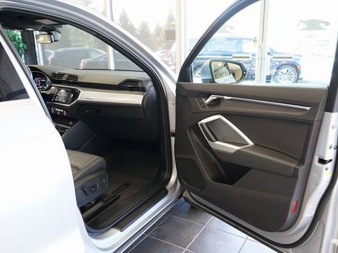 Used 2021 Audi Q3 2.0T Premium image 39