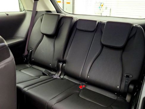 Used 2025 Kia Carnival SX w/ SX Dark Edition Package FWD image 18
