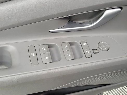 Used 2023 Hyundai Elantra SEL FWD image 19