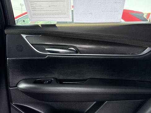 Used 2017 Cadillac XT5 Platinum w/ Driver Assist Package image 28