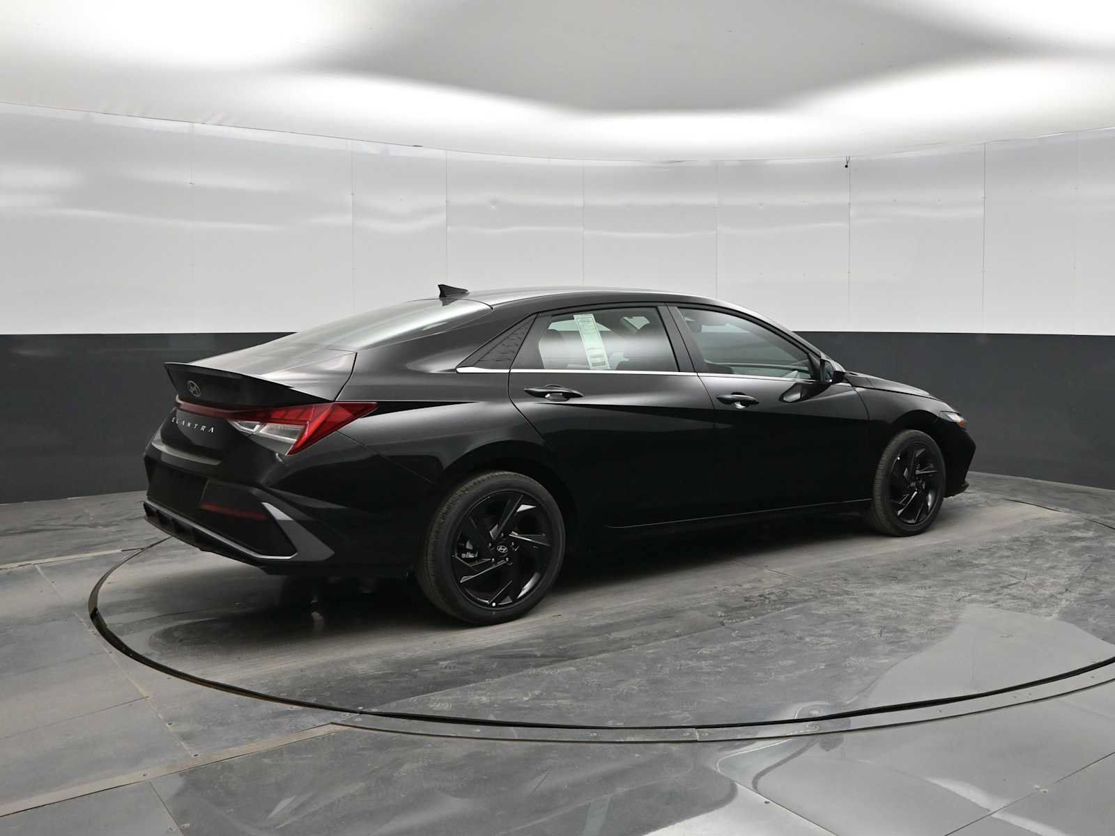 New 2026 Hyundai Elantra SEL Sport Premium FWD image 8