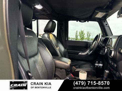 Used 2015 Jeep Wrangler Unlimited Rubicon AWD/4WD image 14