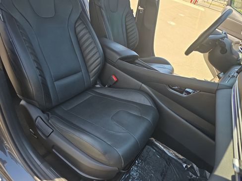 Used 2022 Hyundai Elantra Limited FWD image 10